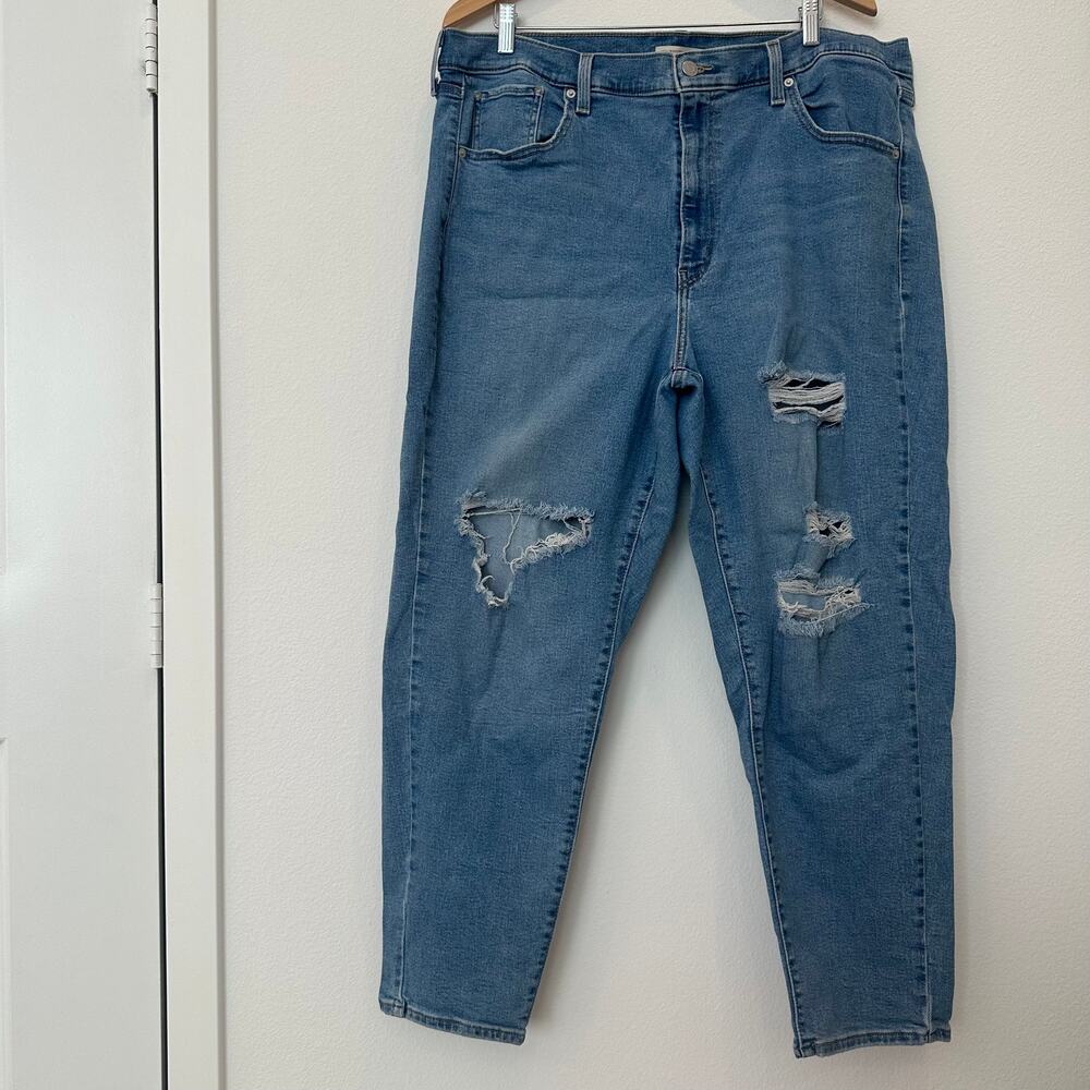 Levi's High Waisted Mom Jeans medium wash ripped high rise denim 20W